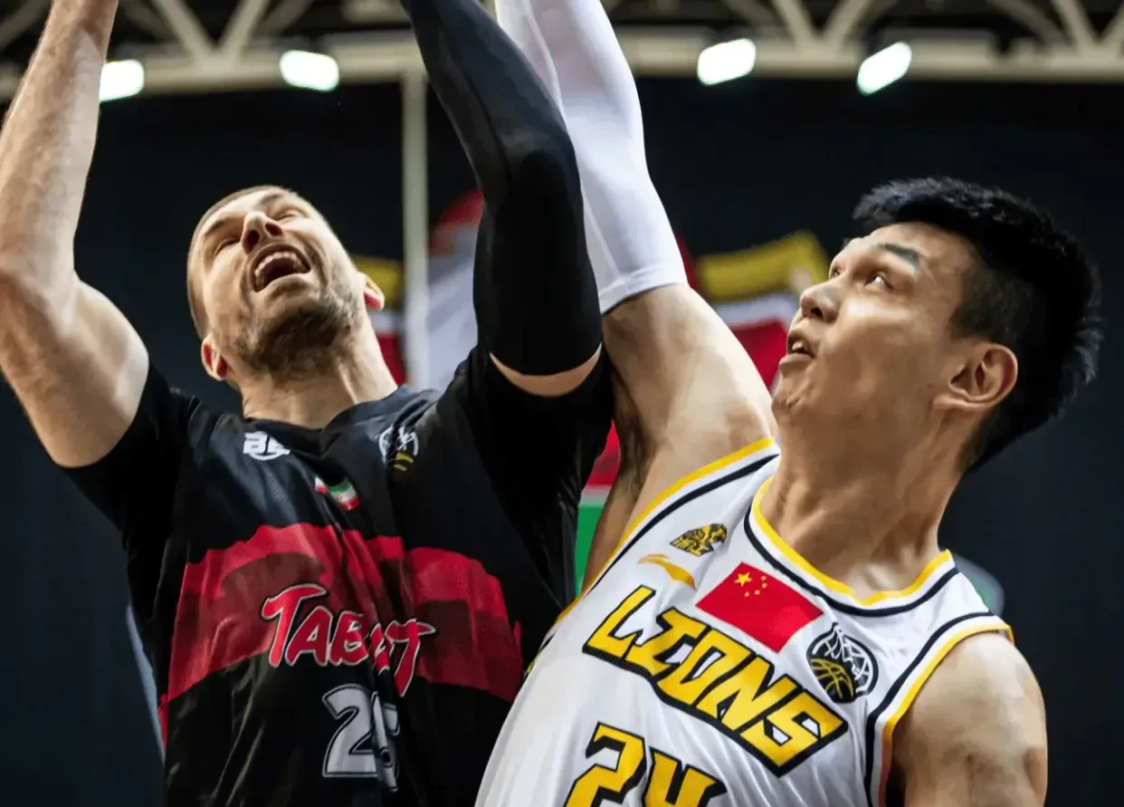 包含社区盾加时末段再迎强敌，广厦男篮防线松动，主帅态度：球迷炸锅，赛季目标并未改变的词条