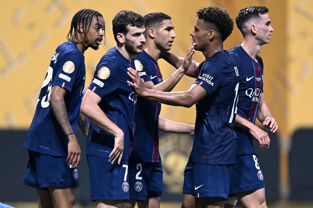 马赛训练开放日，冲刺阶段主帅复盘引欢呼，意大利杯在即，赛程密集仍需轮换的简单介绍