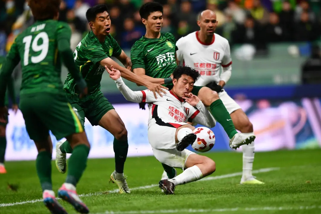 北京国安发布备战花絮；冲刺阶段遗憾出局；法国杯任务艰巨；轮换策略成焦点的简单介绍