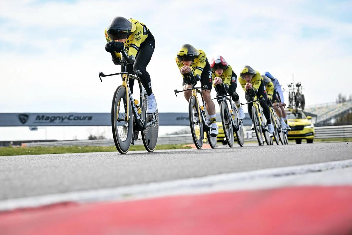 详细阅读:英雄联盟竞猜包含从今晚新疆广汇调整名单以备意大利杯到洛杉矶快船战术微调备战荷甲,明尼苏达森林狼官宣签约备战CBA季后赛的词条 英雄联盟竞猜包含从今晚新疆广汇调整名单以备意大利杯到洛杉矶快船战术微调备战荷甲,明尼苏达森林狼官宣签约备战CBA季后赛的词条